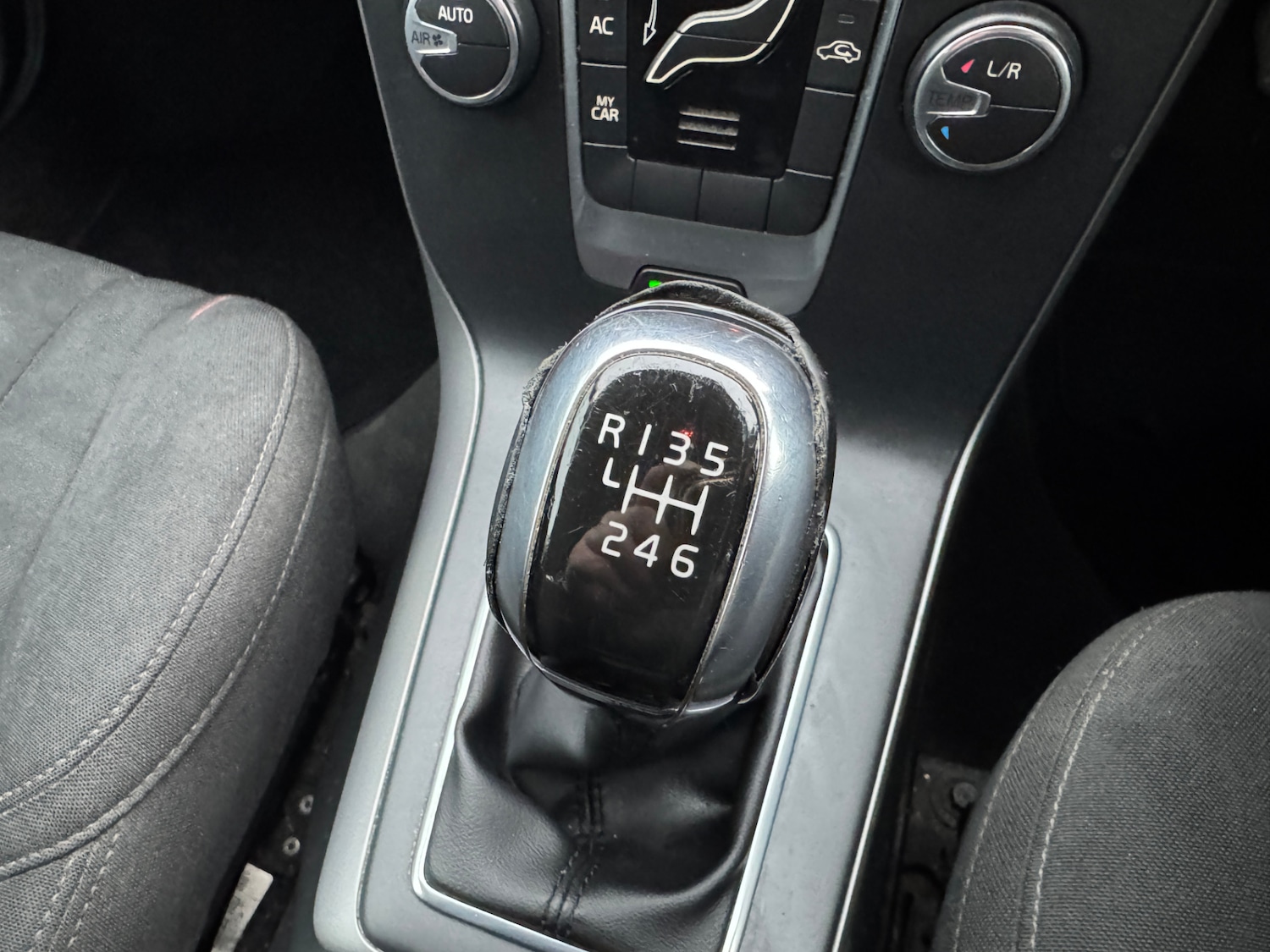 Used Volvo V40 2014 for sale - 77336363: Photo 22