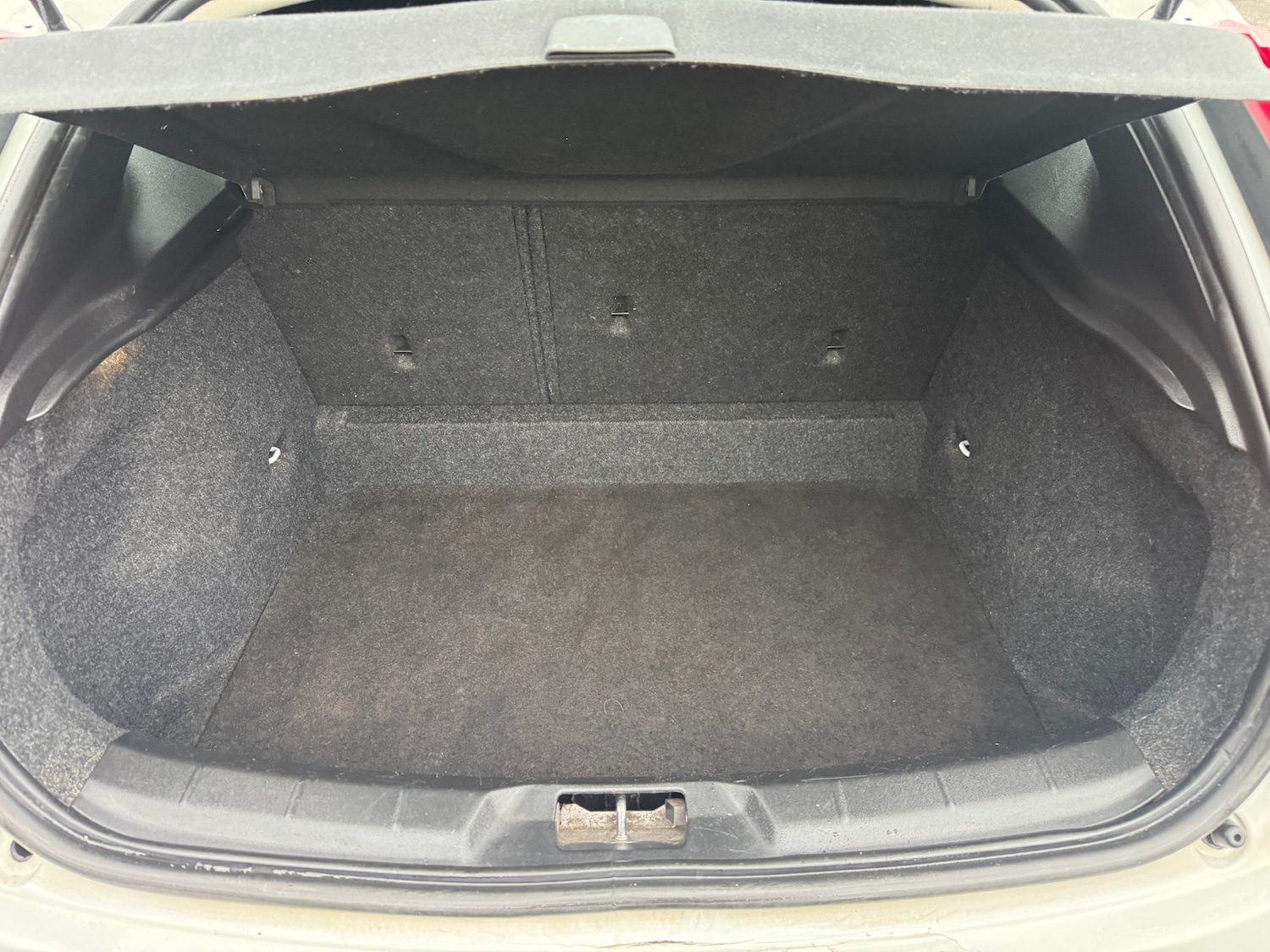 Used Volvo V40 2014 for sale - 77336363: Photo 23