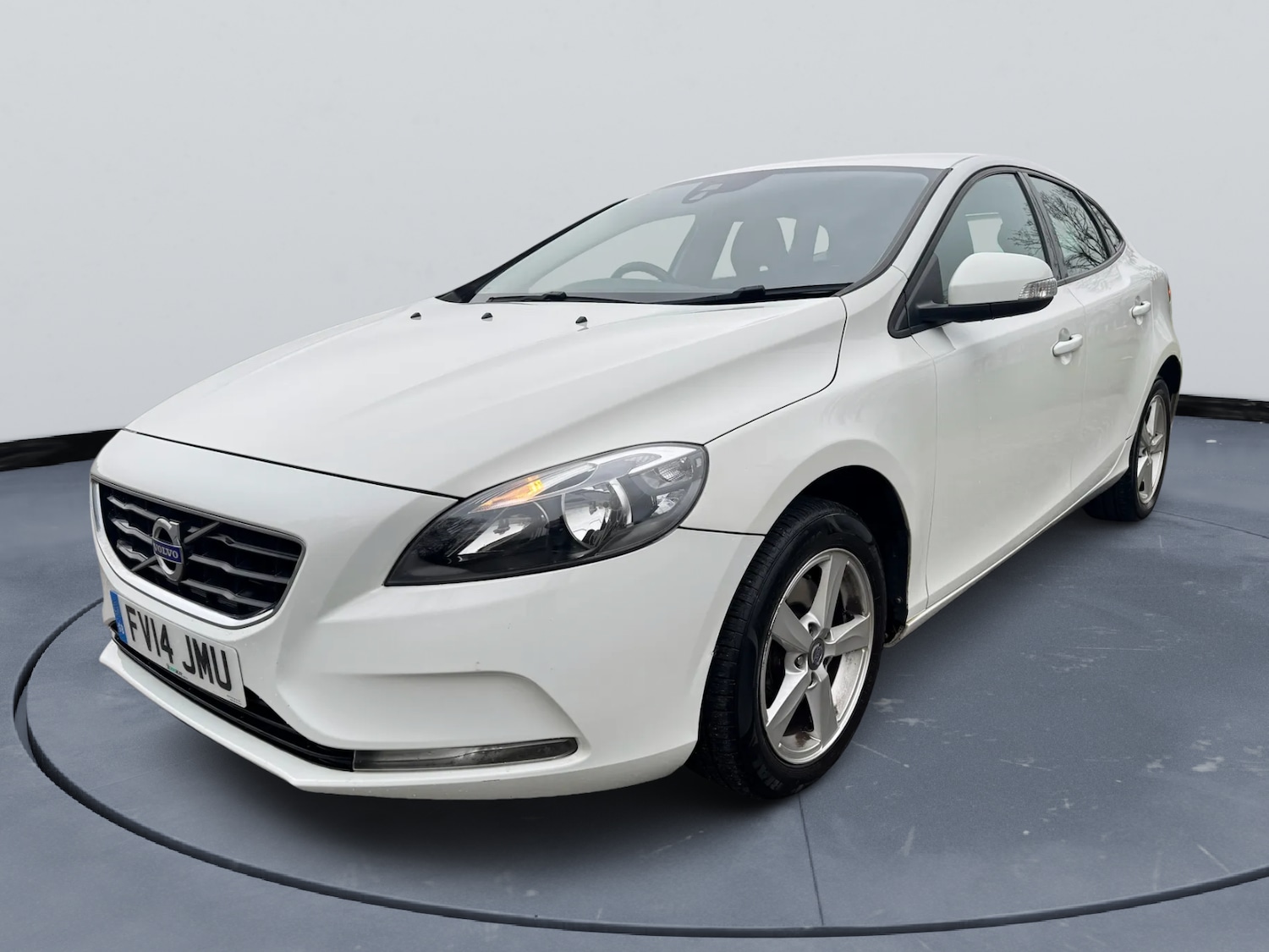 Used Volvo V40 2014 for sale - 77336363: Photo 5