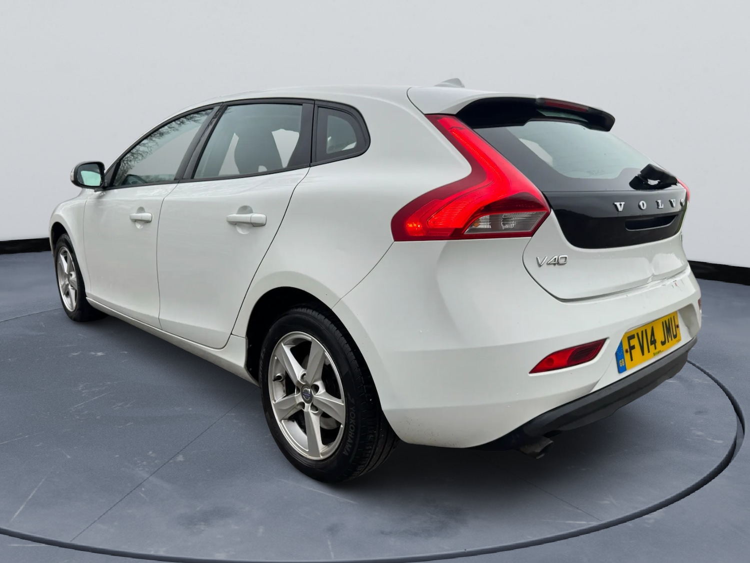 Used Volvo V40 2014 for sale - 77336363: Photo 7