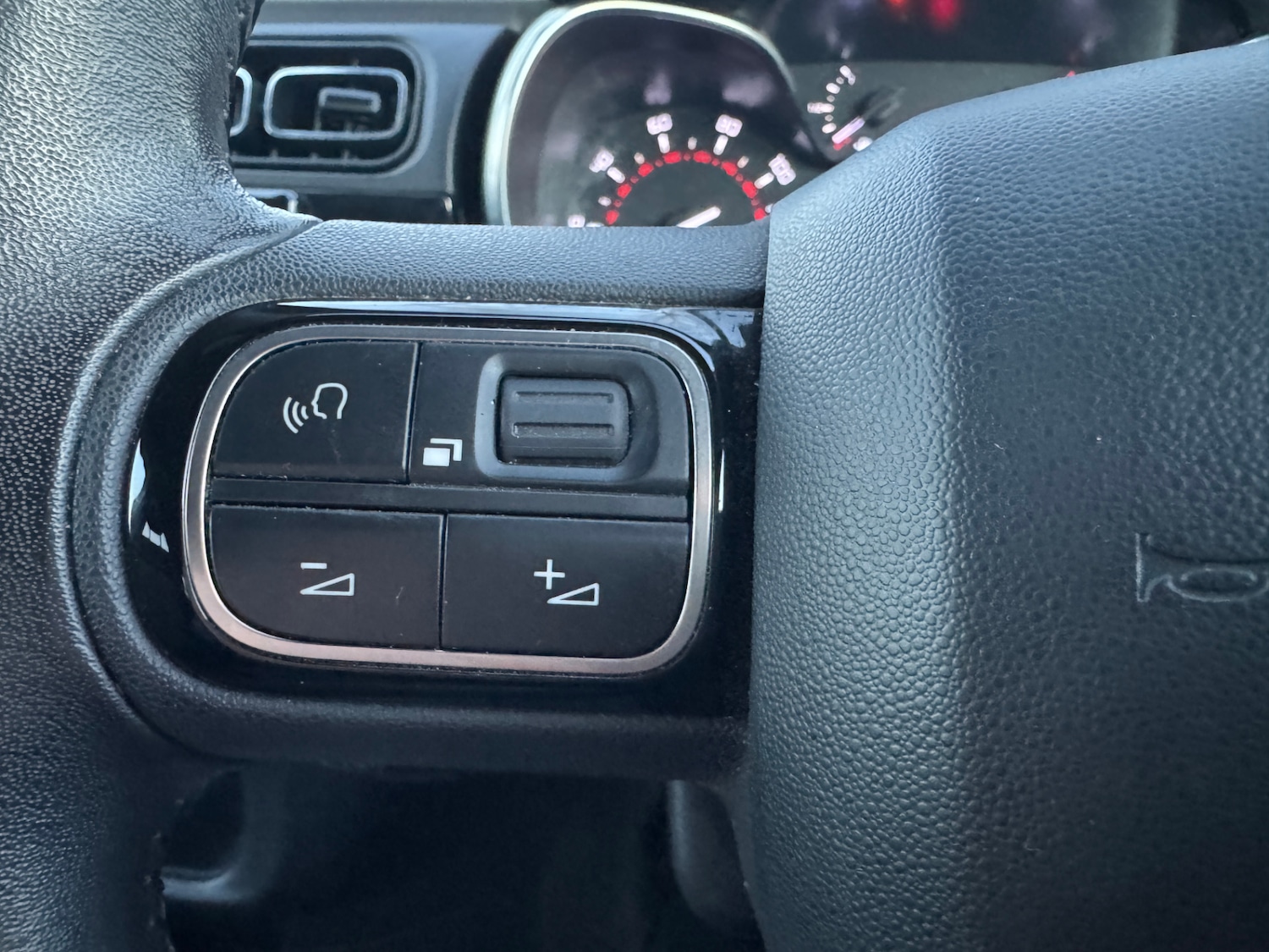 Used Citroen C3 2018 for sale - 76780460: Photo 16