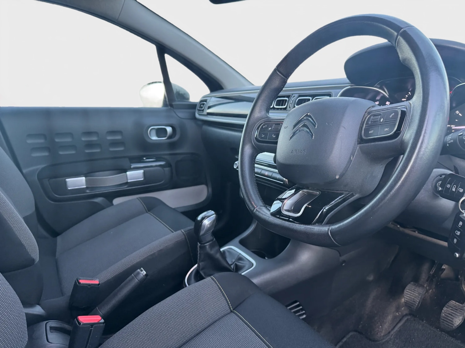 Used Citroen C3 2018 for sale - 76780460: Photo 2