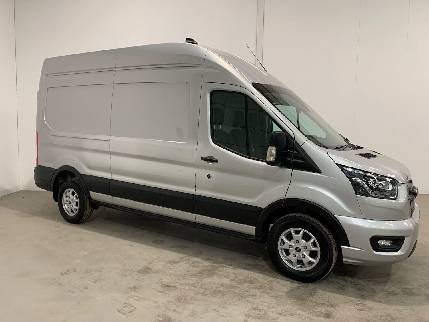 Used Ford Transit 2024 for sale - 77789397: Photo 2