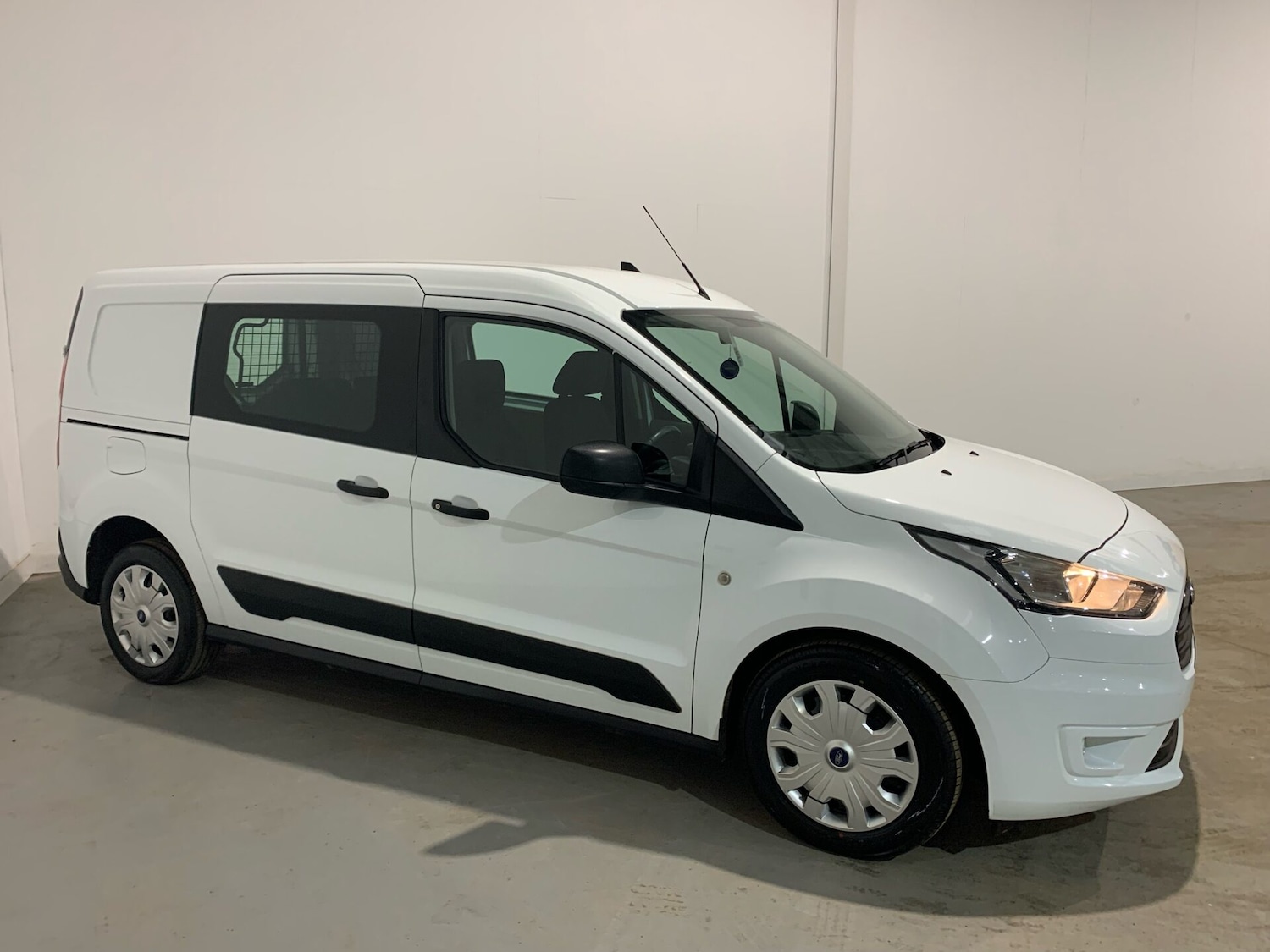 Used Ford Transit Connect 2022 for sale - 77568479: Photo 2
