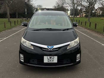 Used Toyota Estima 2025 for sale - 77590330: Photo