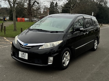 Used Toyota Estima 2025 for sale - 77590330: Photo