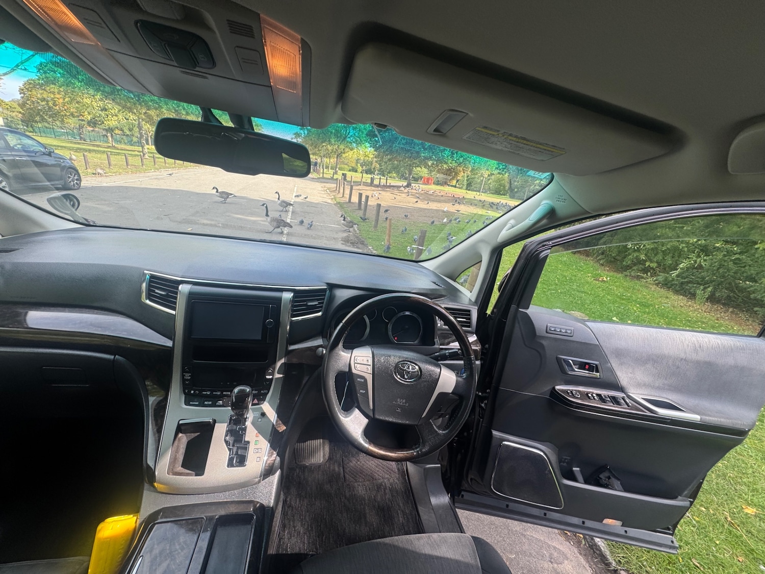 Used Toyota Vellfire 2025 for sale - 77590371: Photo 10