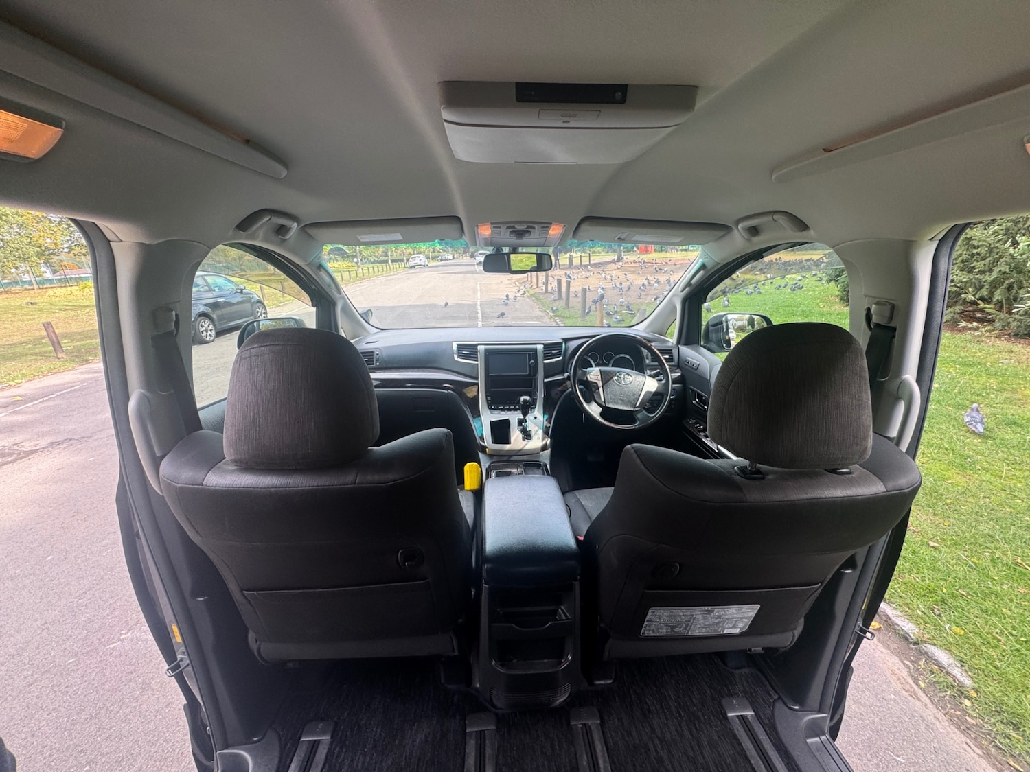 Used Toyota Vellfire 2025 for sale - 77590371: Photo 14