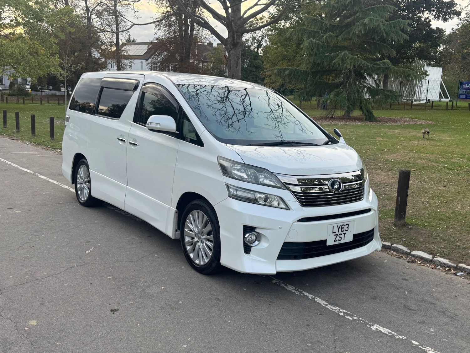 Used Toyota Vellfire 2025 for sale - 77591903: Photo 2