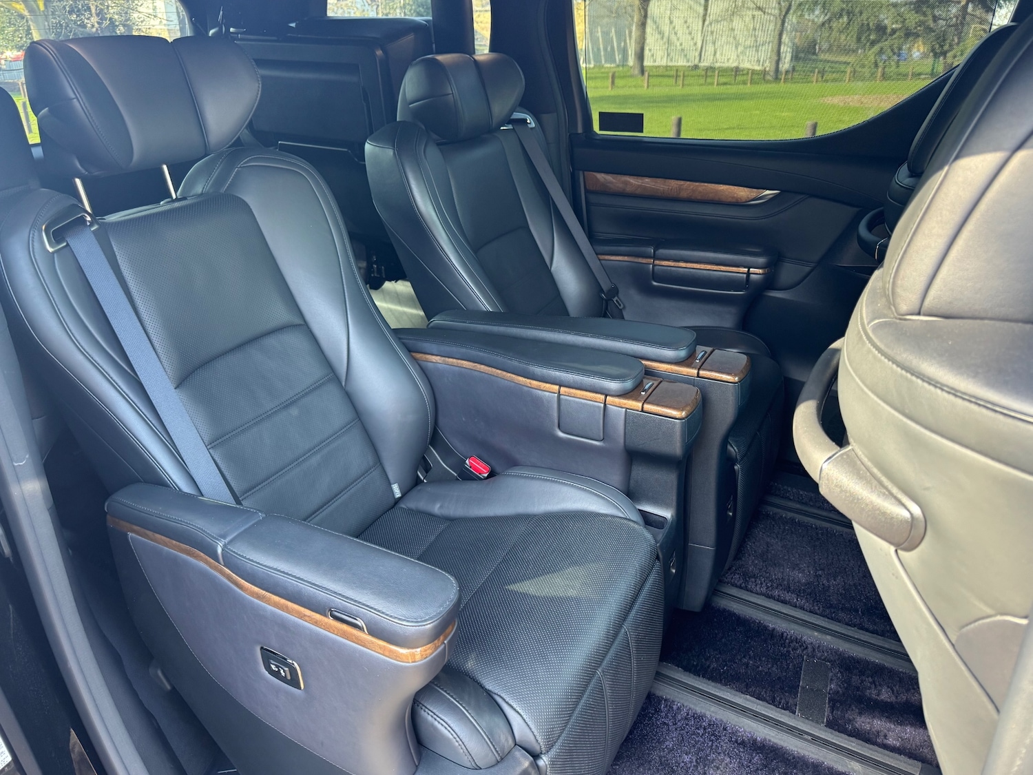 Used Toyota Alphard 2025 for sale - 77601967: Photo 25