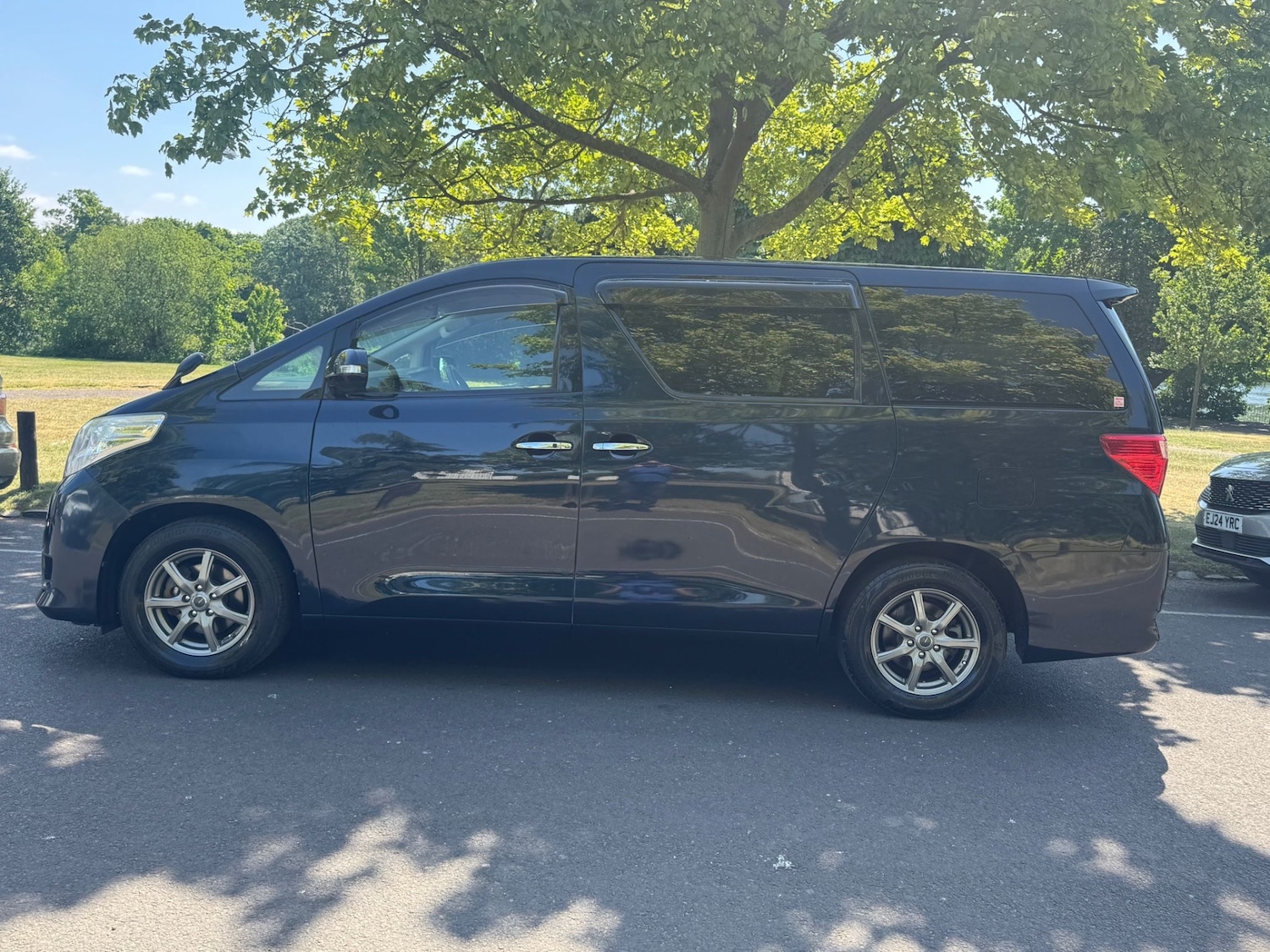 Used Toyota Vellfire 2025 for sale - 77591838: Photo 12