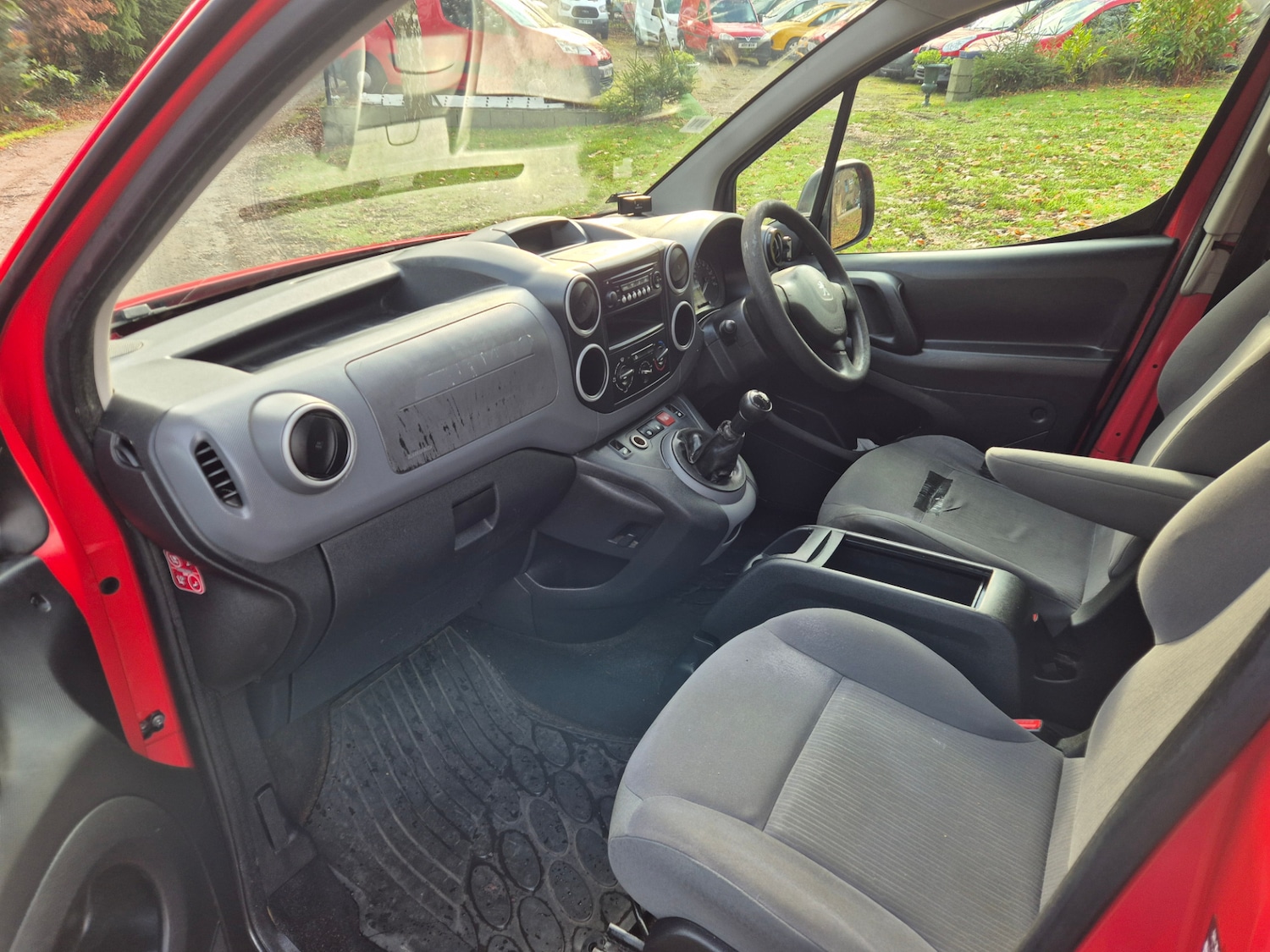 Used Peugeot Partner 2012 for sale - 76611579: Photo 9