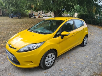 Used Ford Fiesta 2010 for sale - 75583002: Photo