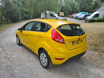 Used Ford Fiesta 2010 for sale - 75583002: Photo