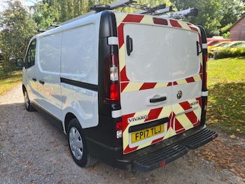 Used Vauxhall Vivaro 2017 for sale - 75891763: Photo