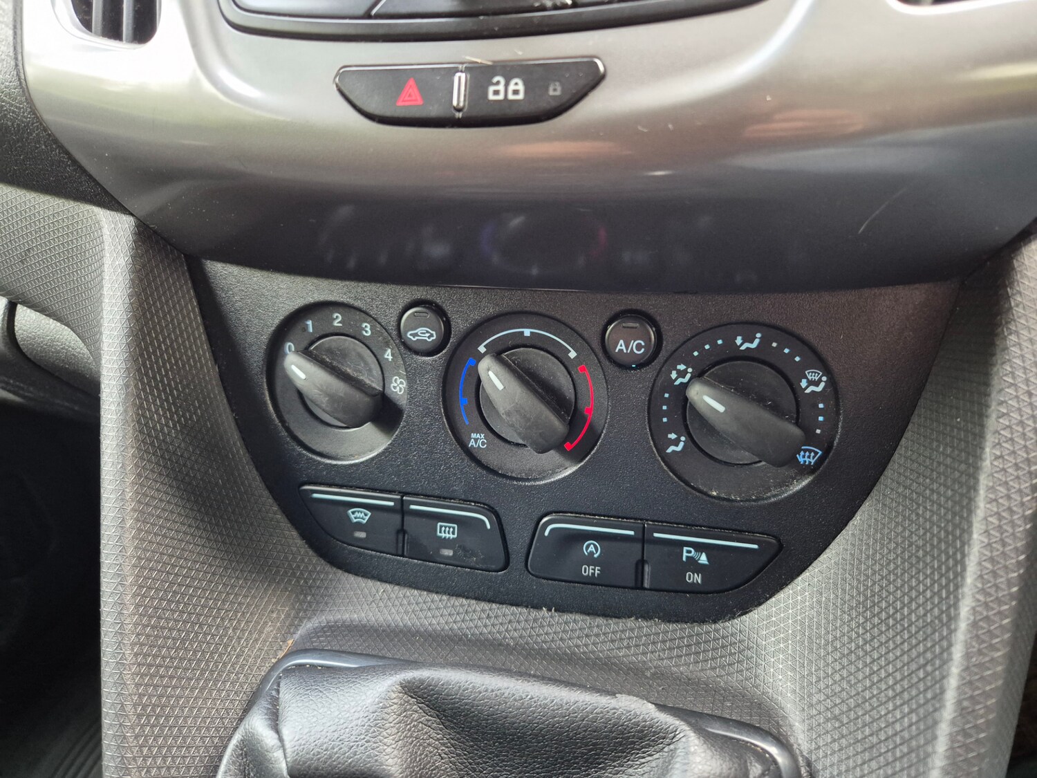 Used Ford Transit Connect 2018 for sale - 76058021: Photo 13