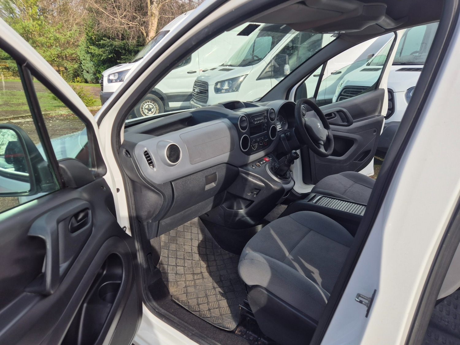 Used Peugeot Partner 2012 for sale - 77639550: Photo 11