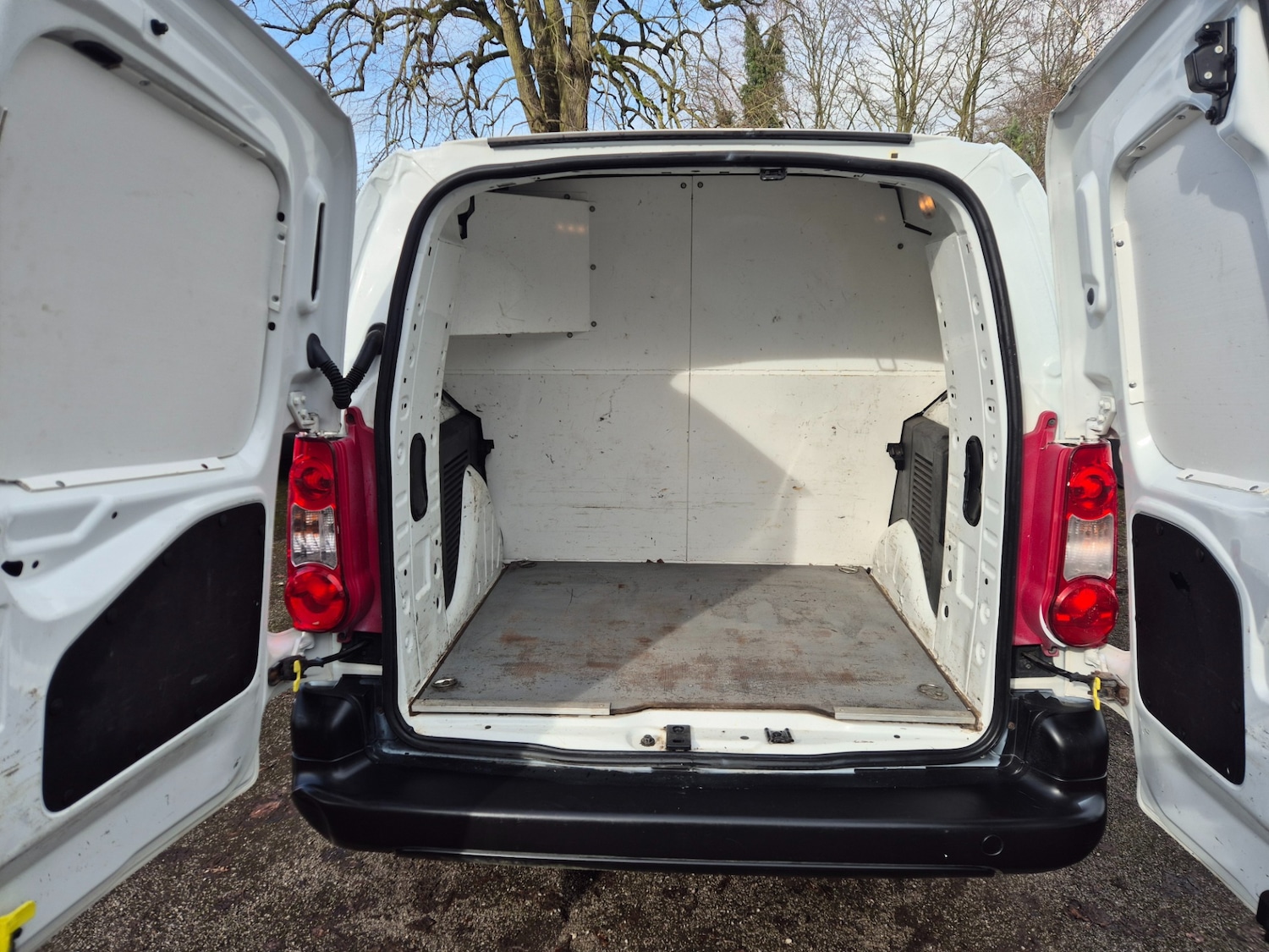 Used Peugeot Partner 2012 for sale - 77639550: Photo 7