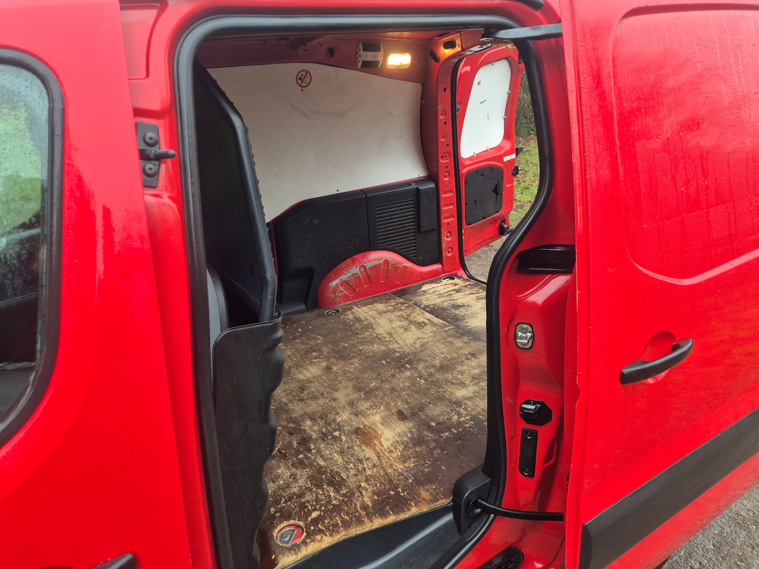 Used Peugeot Partner 2012 for sale - 76919733: Photo 8