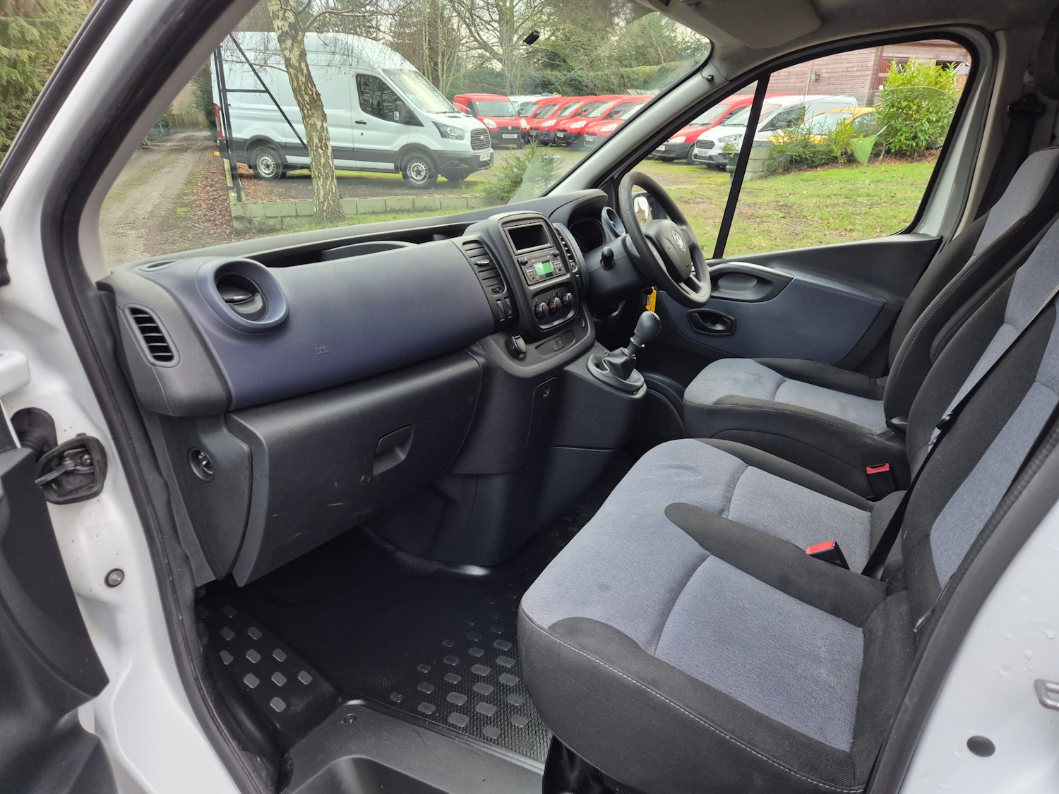 Used Vauxhall Vivaro 2015 for sale - 76907794: Photo 9