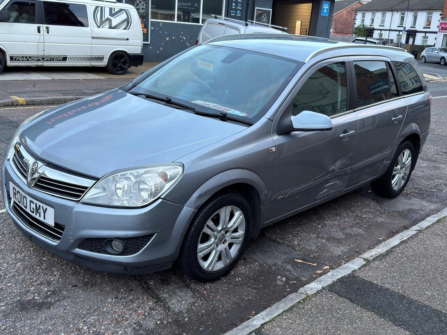 Used Vauxhall Astra 2010 for sale - 77079280: Photo 2