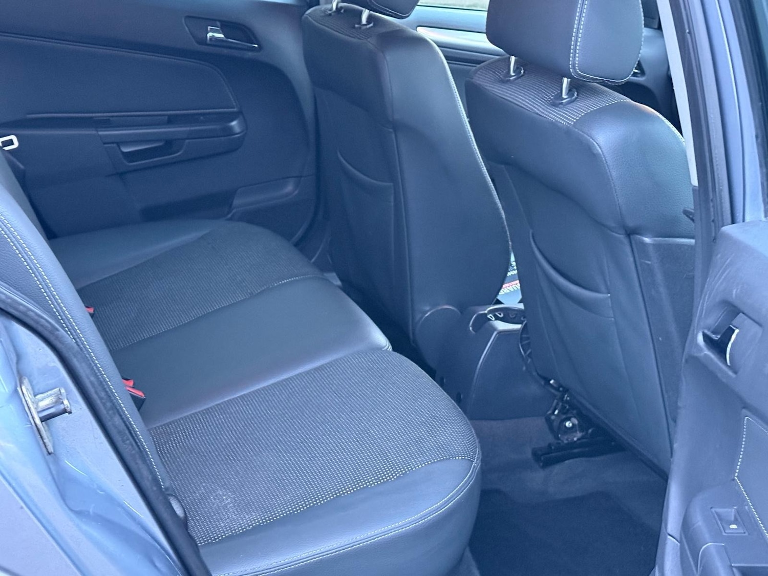 Used Vauxhall Astra 2010 for sale - 77079280: Photo 4