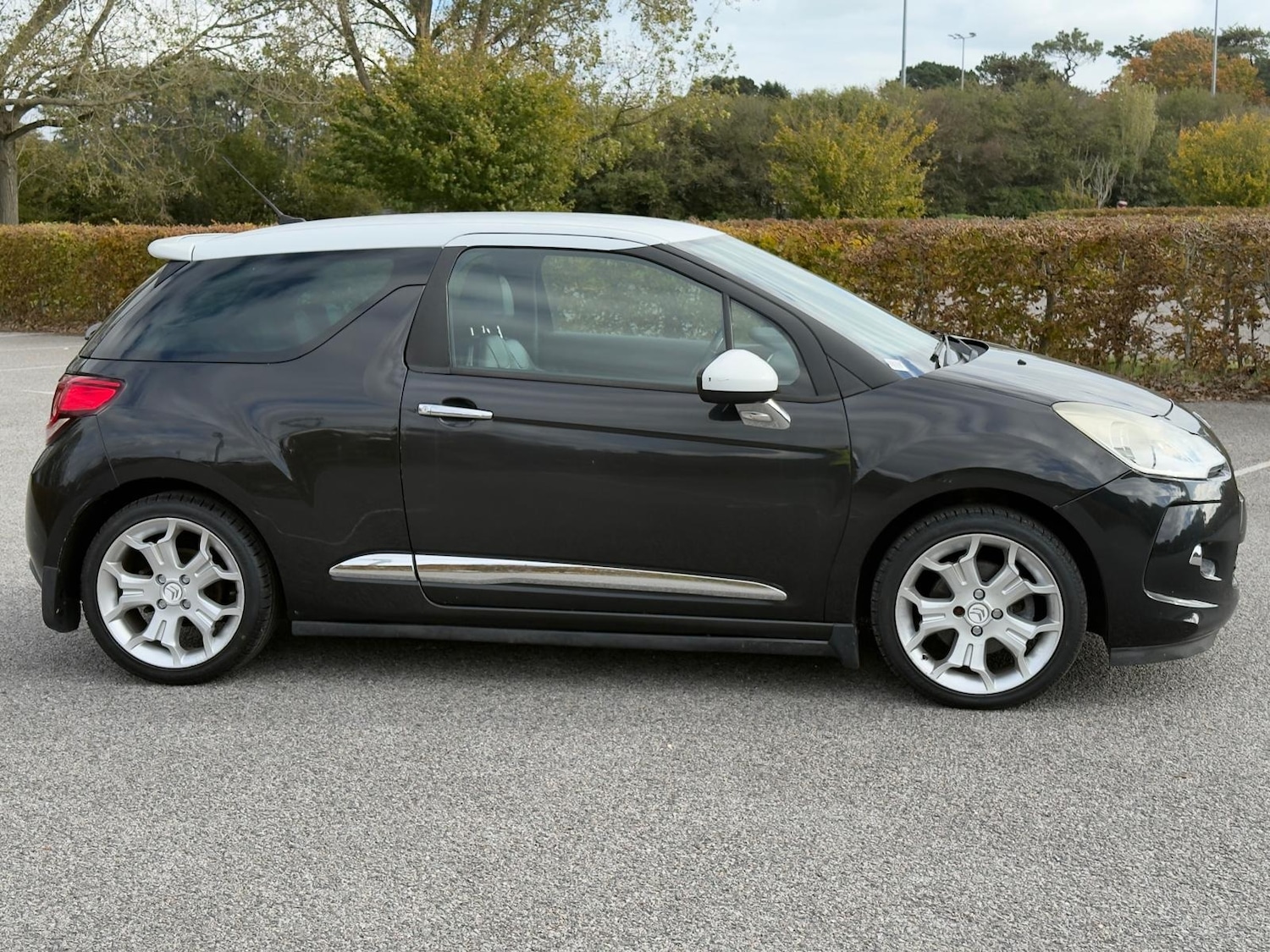 Used Citroen DS3 2010 for sale - 77077638: Photo 2