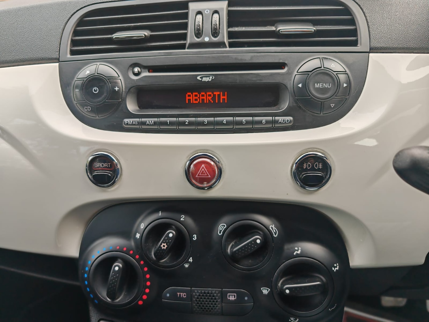 Used Abarth 500 2014 for sale - 77475567: Photo 24