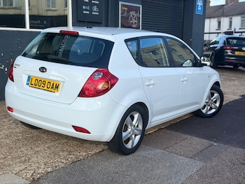 Used Kia Ceed 2009 for sale - 77702657: Photo