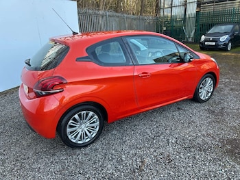 Used Peugeot 208 2015 for sale - 77832803: Photo