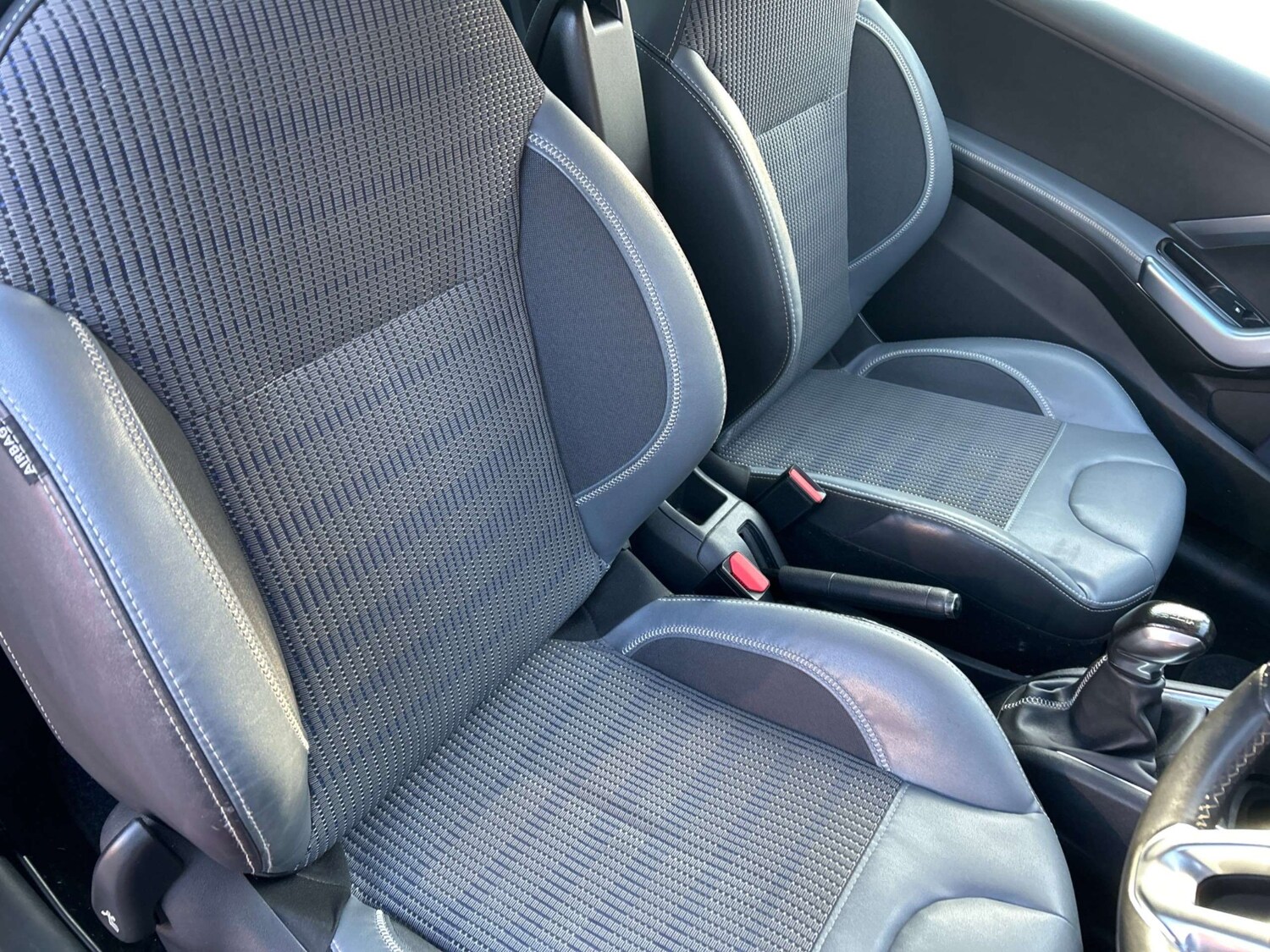 Used Peugeot 208 2015 for sale - 77832803: Photo 7