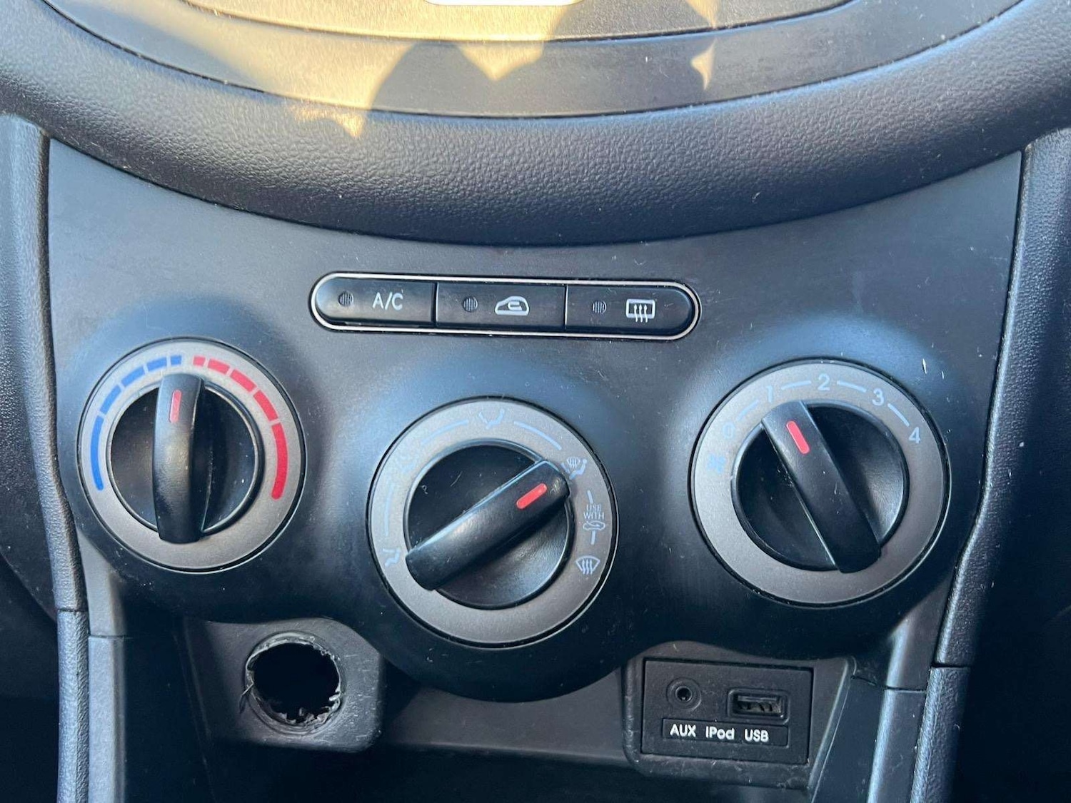 Used Hyundai i10 2011 for sale - 77198334: Photo 11