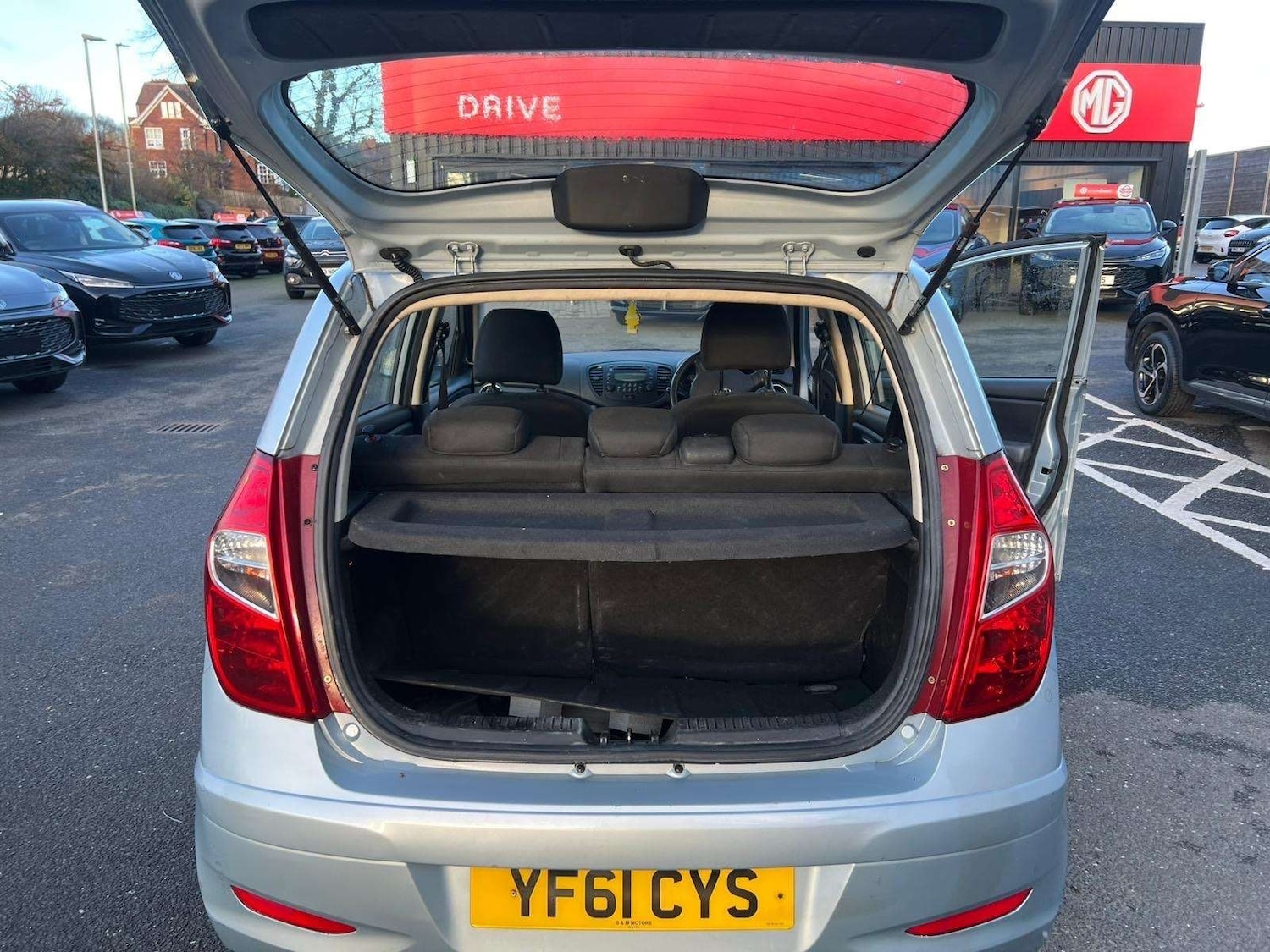 Used Hyundai i10 2011 for sale - 77198334: Photo 7