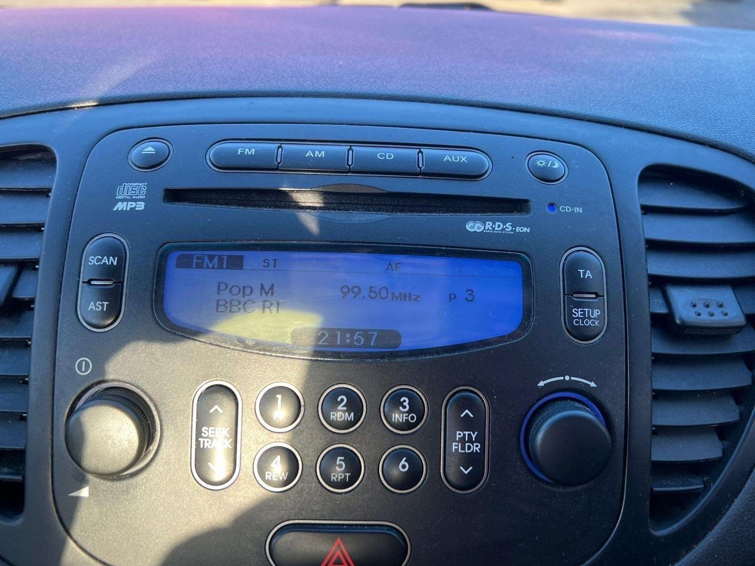 Used Hyundai i10 2011 for sale - 77198334: Photo 8