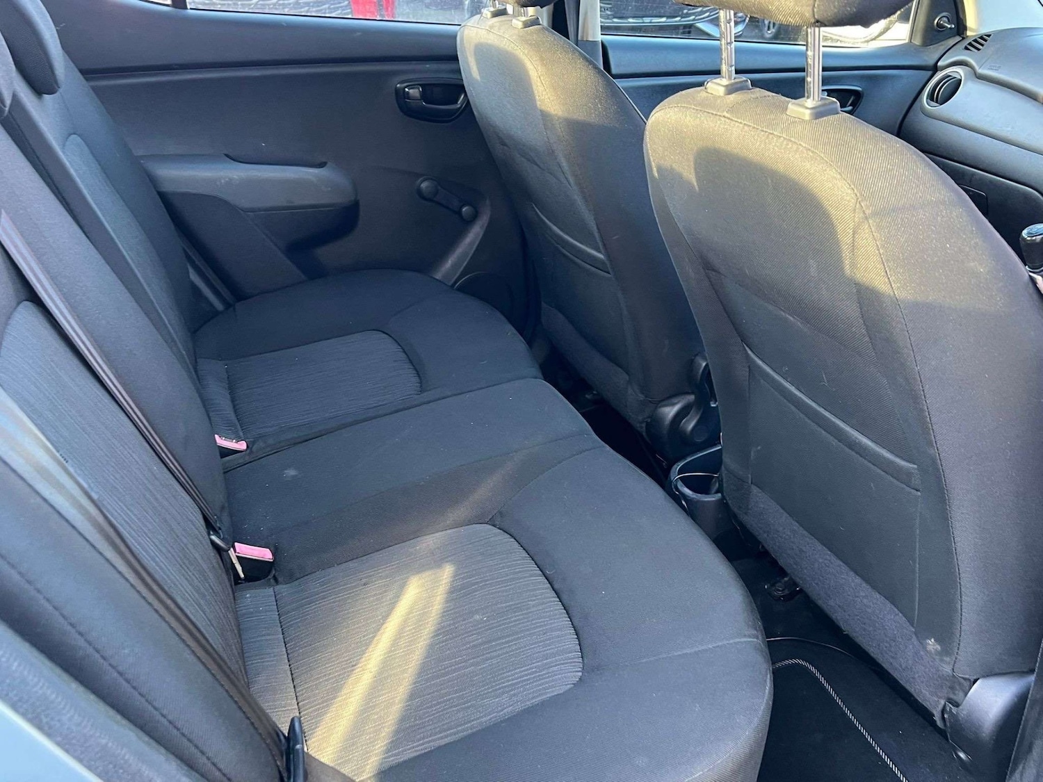 Used Hyundai i10 2011 for sale - 77198334: Photo 9