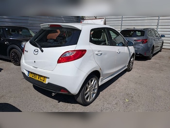 Used Mazda Mazda2 2011 for sale - 79289990: Photo