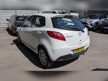 Used Mazda Mazda2 2011 for sale - 79289990: Photo