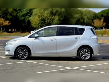 Used Toyota Verso 2013 for sale - 79778168: Photo