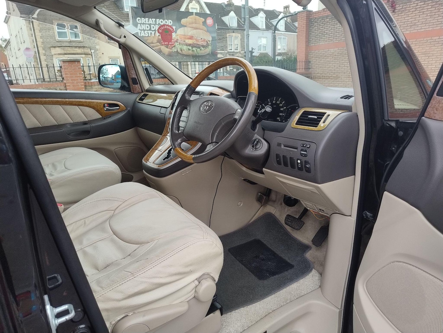 Used Toyota Alphard 2021 for sale - 76360650: Photo 24