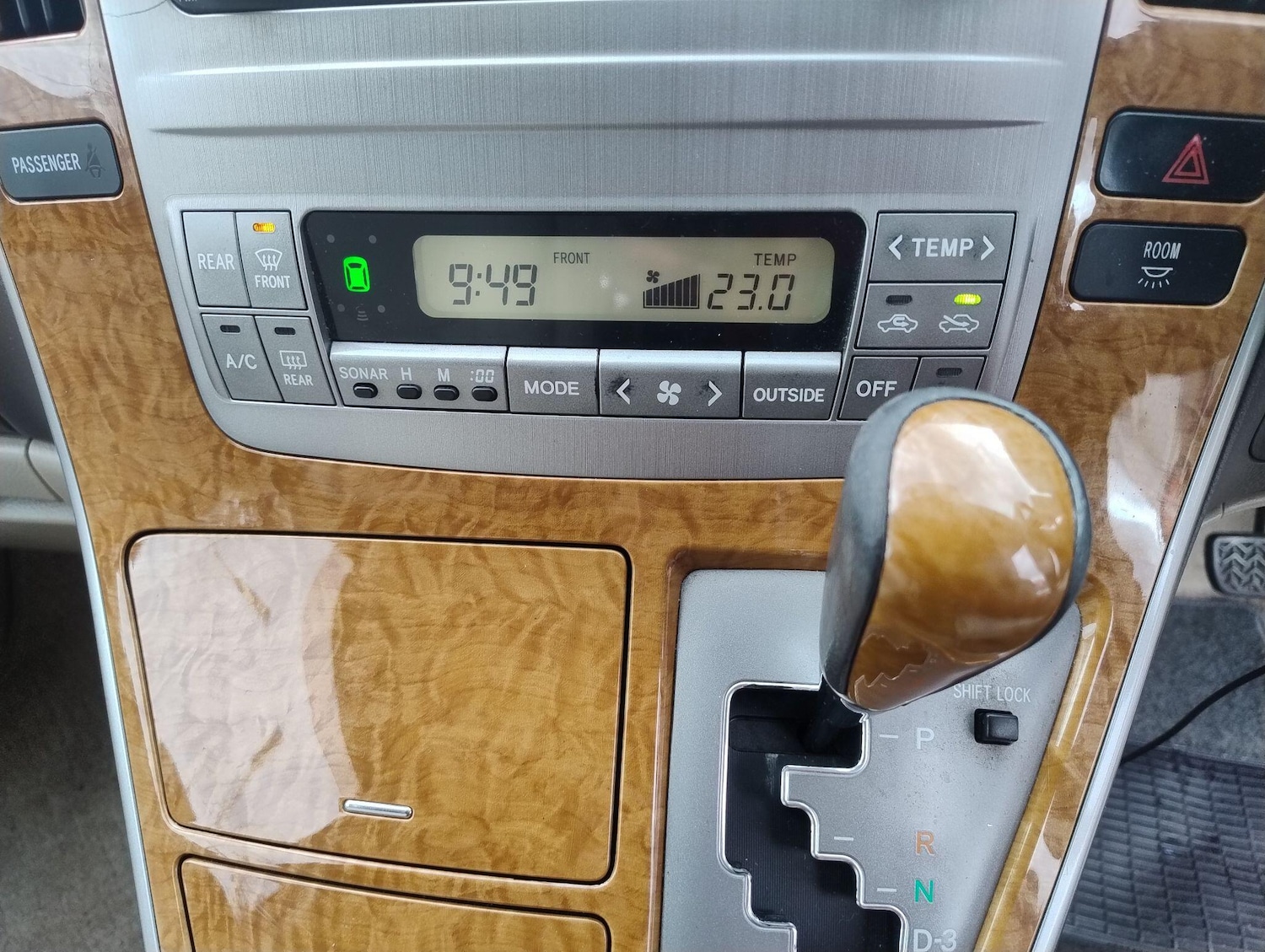 Used Toyota Alphard 2021 for sale - 76360650: Photo 33