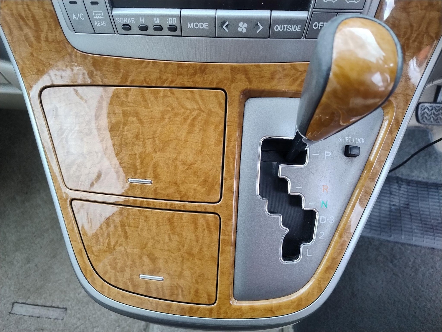 Used Toyota Alphard 2021 for sale - 76360650: Photo 34