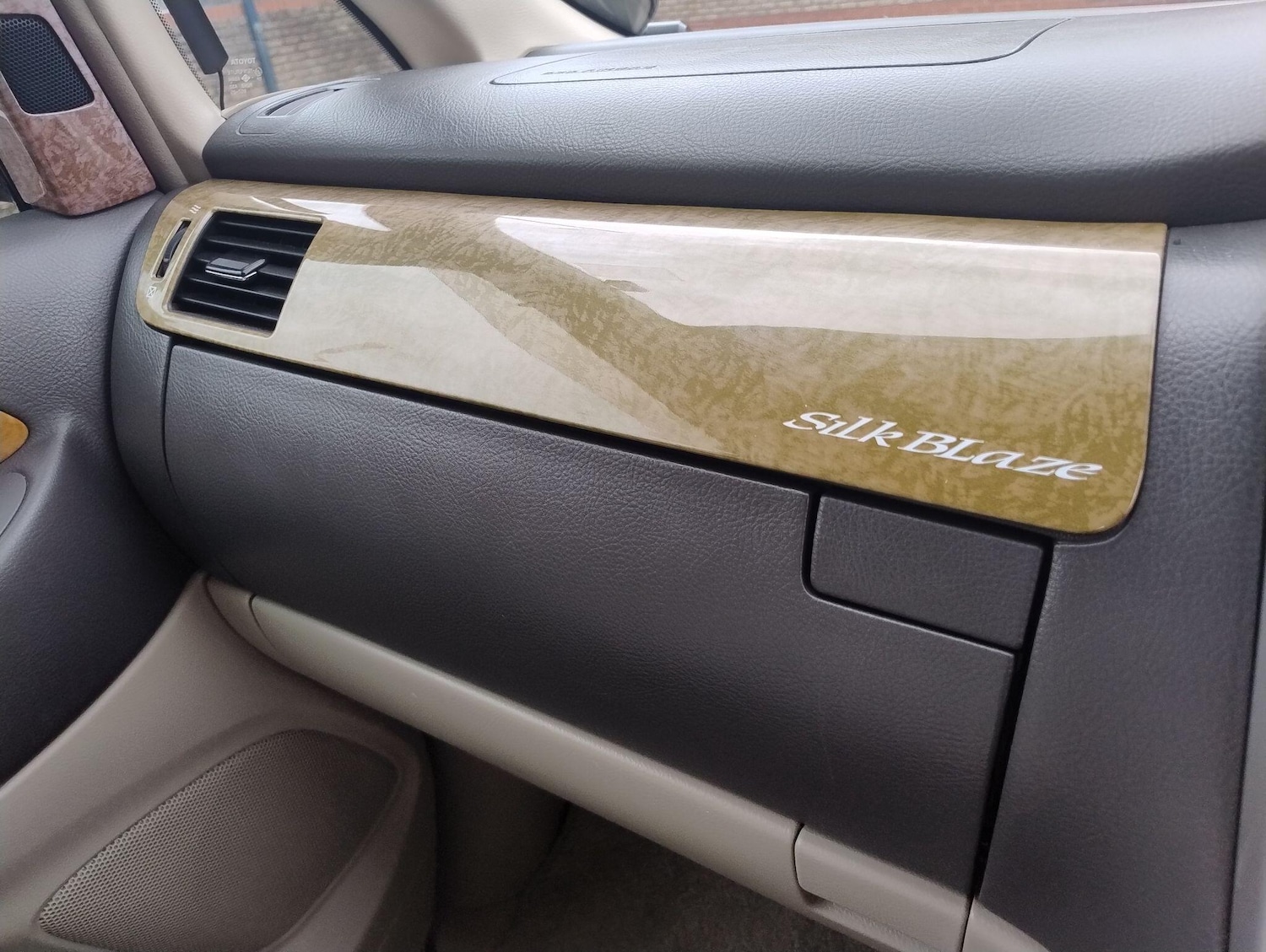 Used Toyota Alphard 2021 for sale - 76360650: Photo 36
