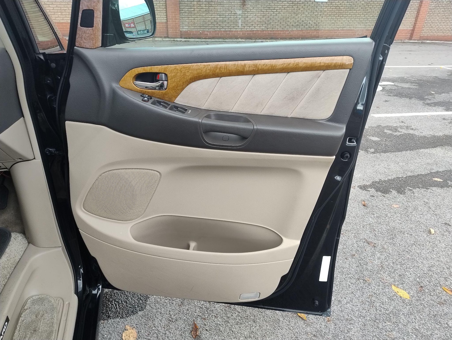 Used Toyota Alphard 2021 for sale - 76360650: Photo 44