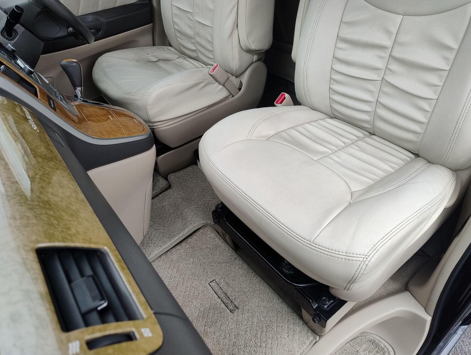 Used Toyota Alphard 2021 for sale - 76360650: Photo 55