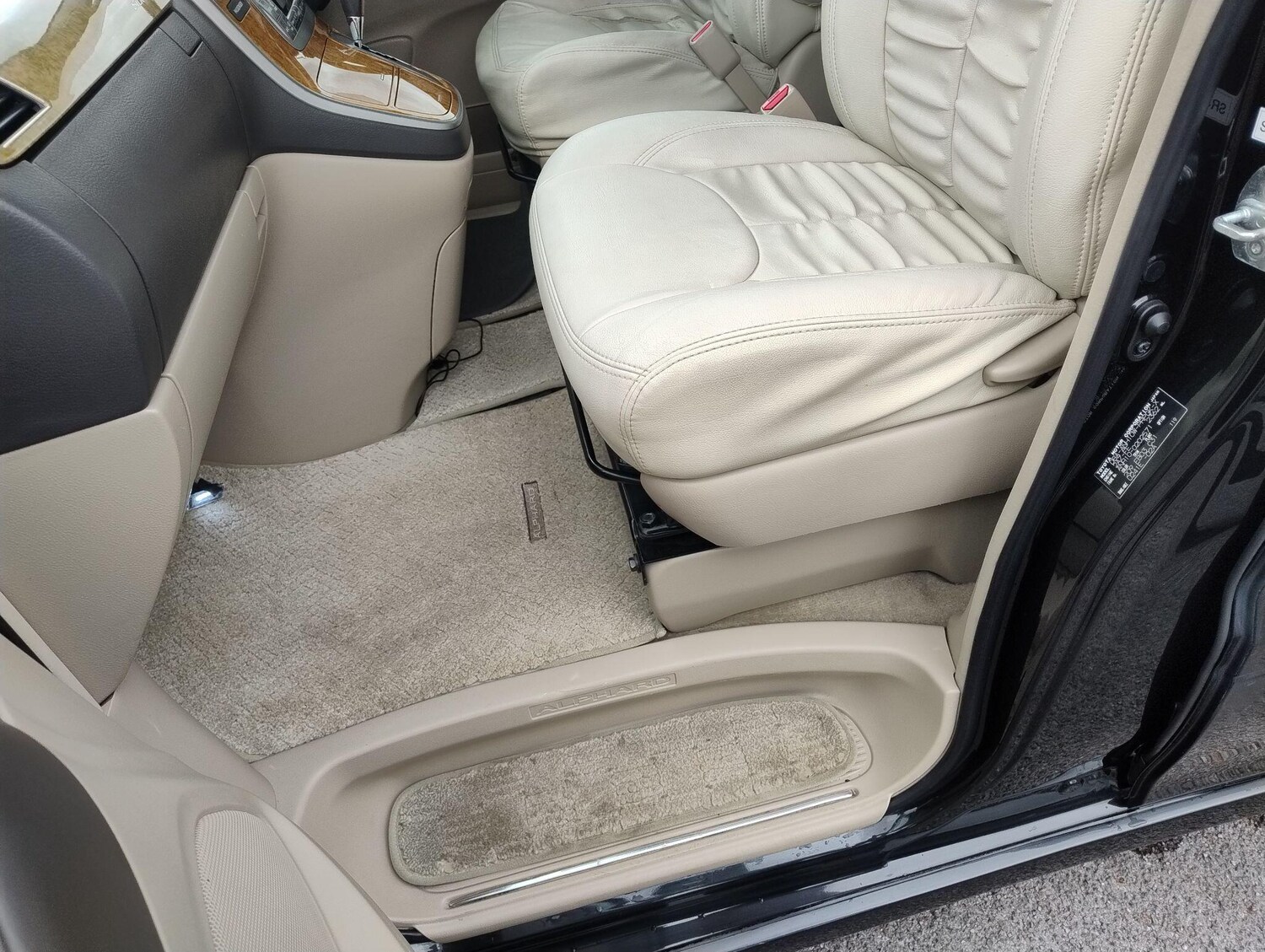 Used Toyota Alphard 2021 for sale - 76360650: Photo 57