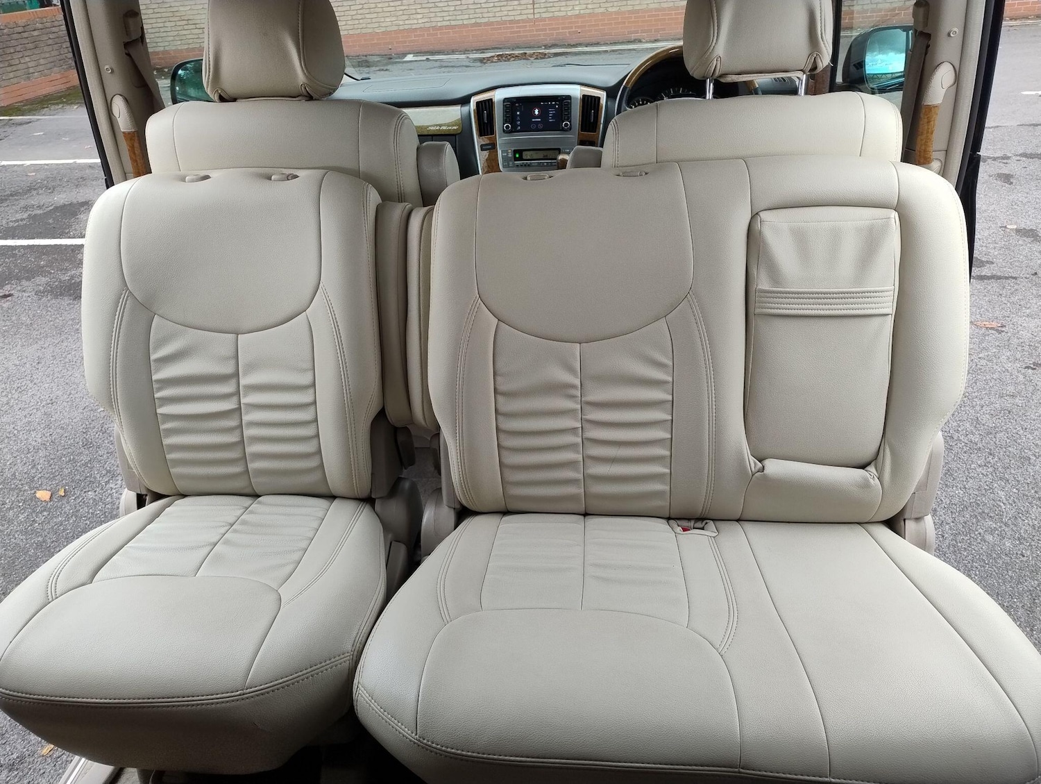 Used Toyota Alphard 2021 for sale - 76360650: Photo 65