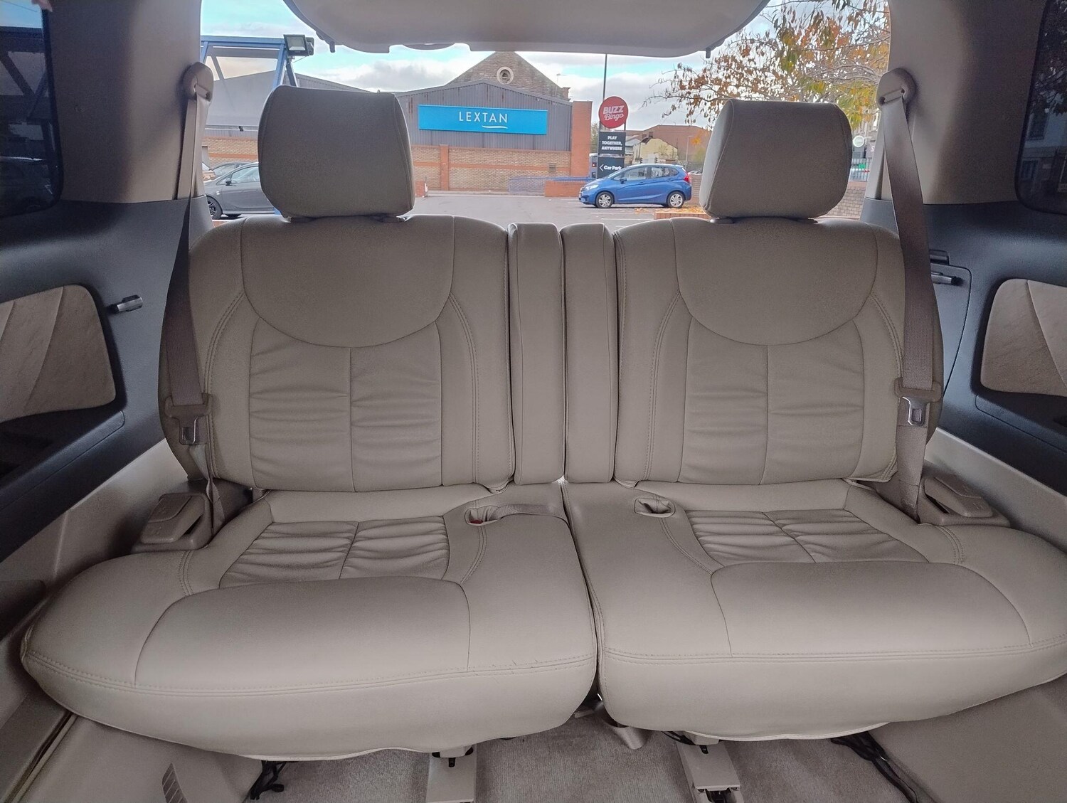 Used Toyota Alphard 2021 for sale - 76360650: Photo 67