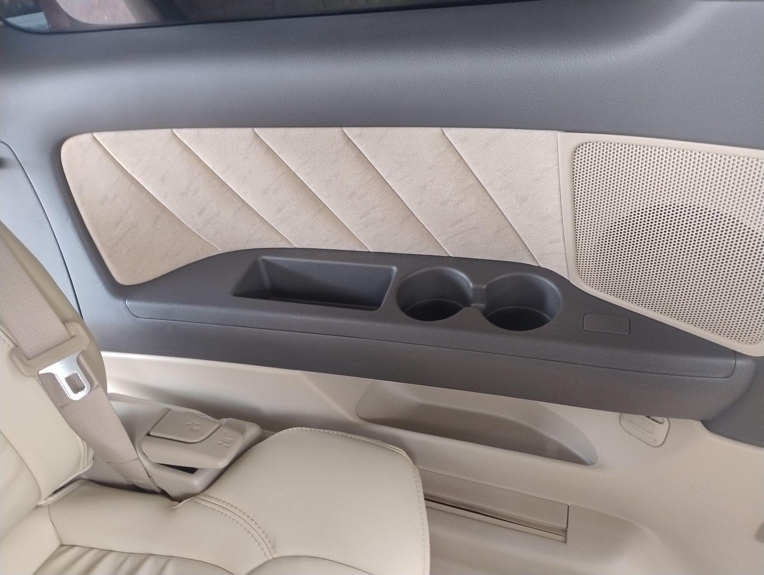 Used Toyota Alphard 2021 for sale - 76360650: Photo 69