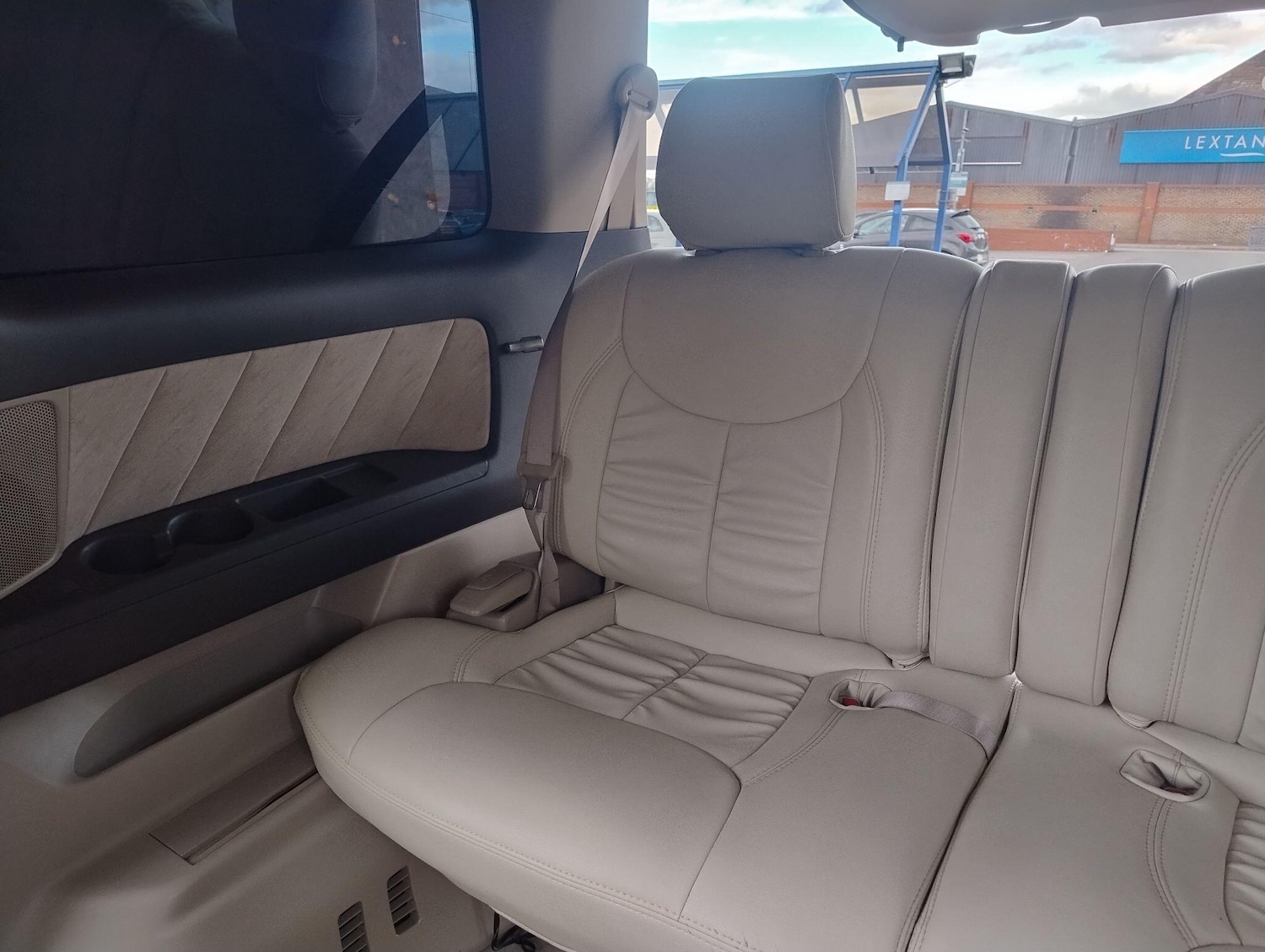 Used Toyota Alphard 2021 for sale - 76360650: Photo 70