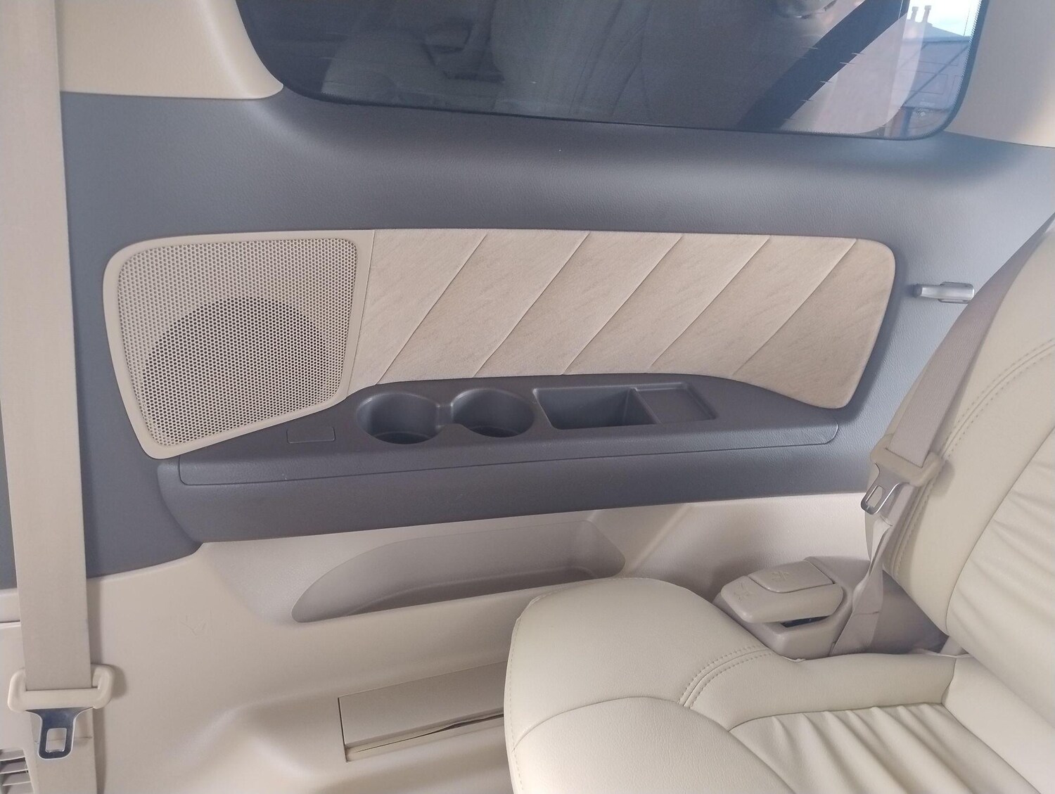 Used Toyota Alphard 2021 for sale - 76360650: Photo 71